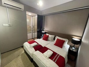 2 bedrooms, iron/ironing board, WiFi, bed sheets