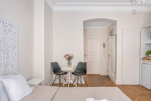 Wi-Fi gratuit, draps fournis