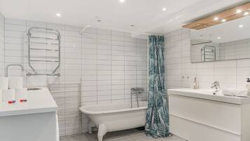 Hårtørrer, håndklæder