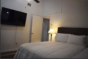 2 chambres, fer et planche à repasser, lit parapluie, Wi-Fi