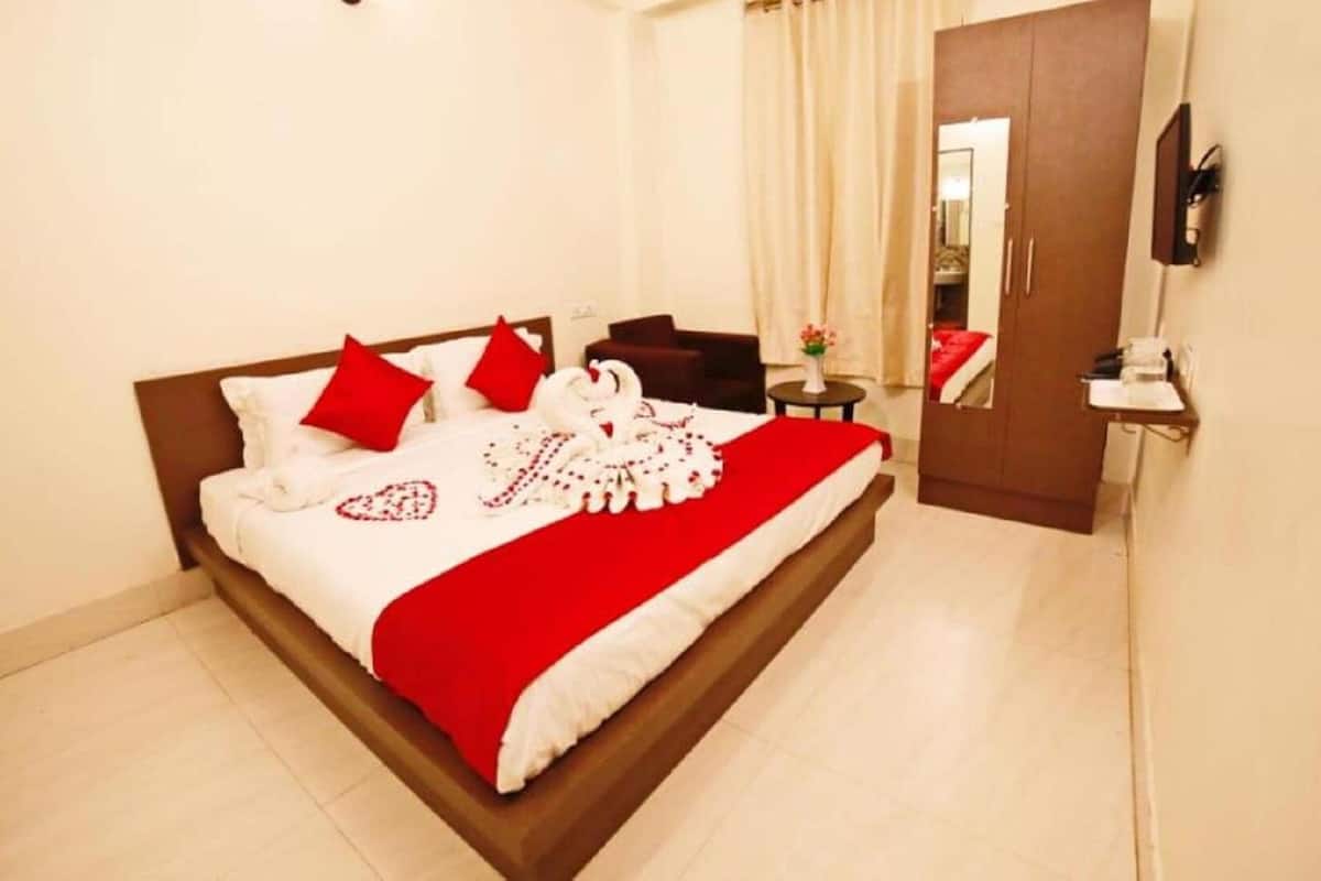 Habitación Deluxe doble | Ropa de cama de alta calidad y colchones viscoelásticos