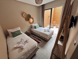 经典宿舍 | 客房内保险箱、遮光窗帘、免费 WiFi、床单