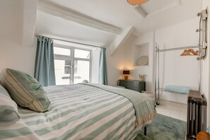 2 bedrooms, iron/ironing board, WiFi (free), bed sheets