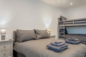 3 bedrooms, iron/ironing board, travel crib, WiFi (free) - 3 Bed in Halwill (oc-s31124) (Halwill)