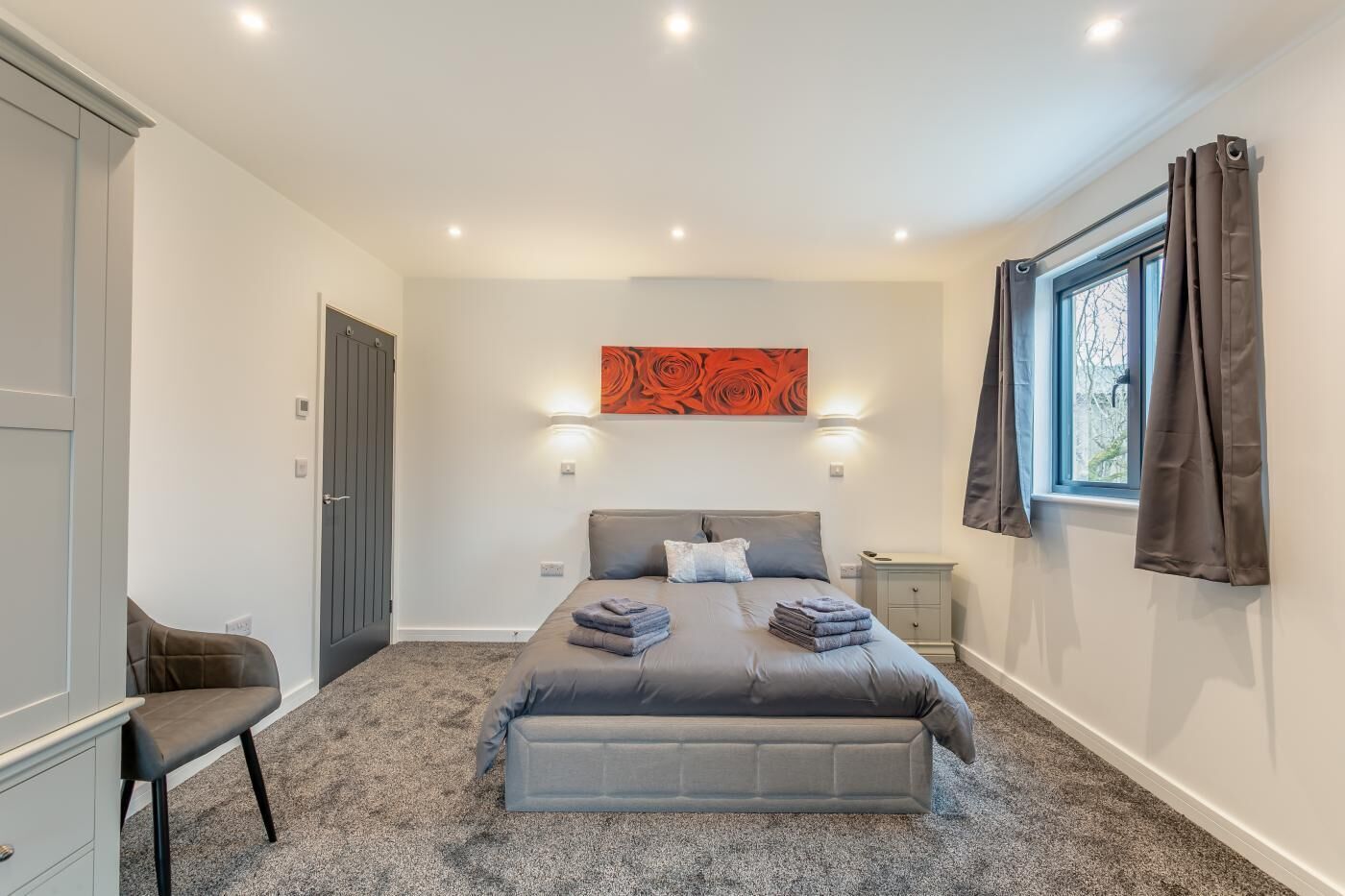 3 bedrooms, iron/ironing board, travel cot, free WiFi