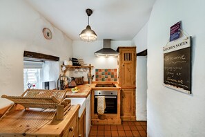 Fridge, microwave, oven, cookware/dishes/utensils