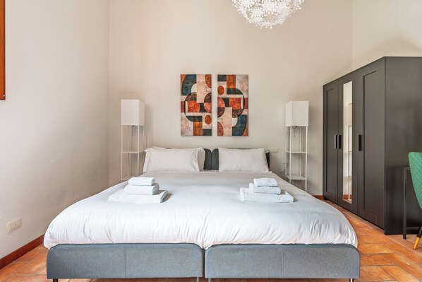 3 chambres, fer et planche à repasser, Wi-Fi gratuit, draps fournis