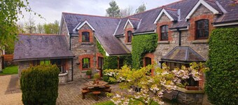 Beautiful Countryside Home just outside Dublin City with Hot Tub