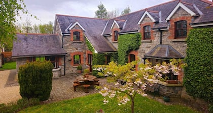 Beautiful Countryside Home just outside Dublin City with Hot Tub