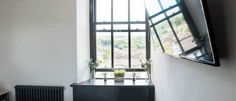 2 bedrooms, individually decorated, individually furnished, free WiFi