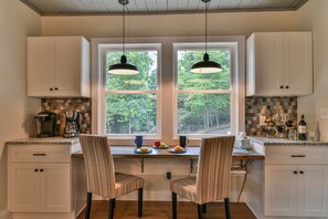 Signature-Haus, 4 Schlafzimmer, Nichtraucher, Balkon | 4 Schlafzimmer, individuell dekoriert, individuell eingerichtet