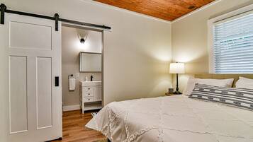 Signature House, 4 Bedrooms, Non Smoking, Balcony | 4 bedrooms, individually decorated, individually furnished