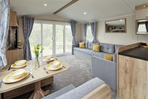 Fresh and Fun Linwood Holiday Home