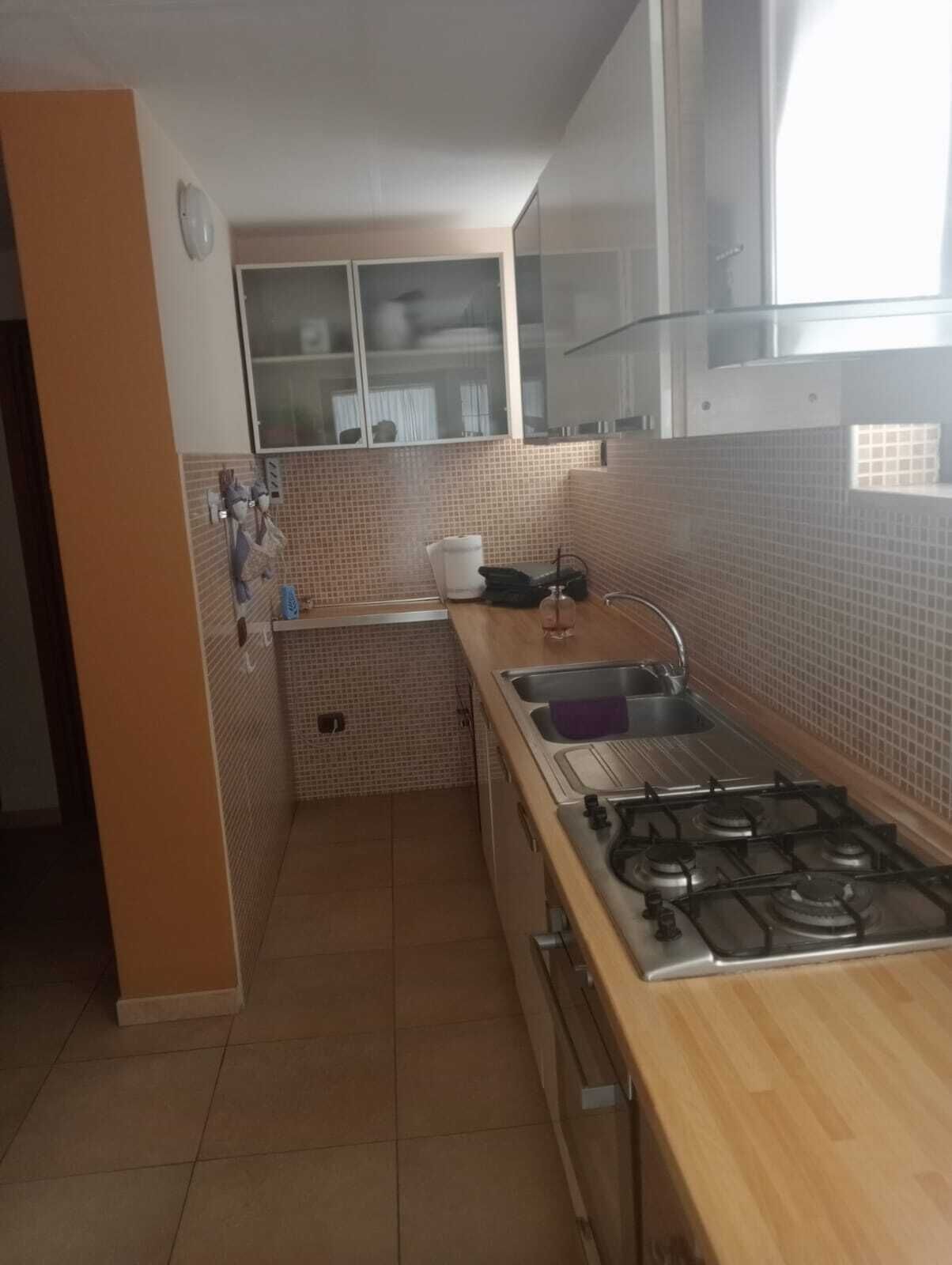 Ofen, Wasserkocher mit Kaffee-/Teezubehör, Kochgeschirr/Geschirr/Besteck