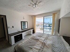 2 Schlafzimmer, BĂŒgeleisen/BĂŒgelbrett, Internetzugang, BettwĂ€sche