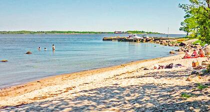 4 Star Holiday Home in Drottningskar