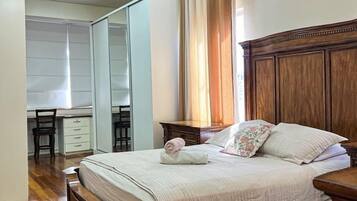 2 عدّة غرف نوم ومكواة/لوح كي وواي فاي مجانًا وملاءات أسرّة