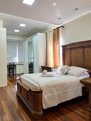 Apartment | 2 bedrooms, iron/ironing board, free WiFi, bed sheets