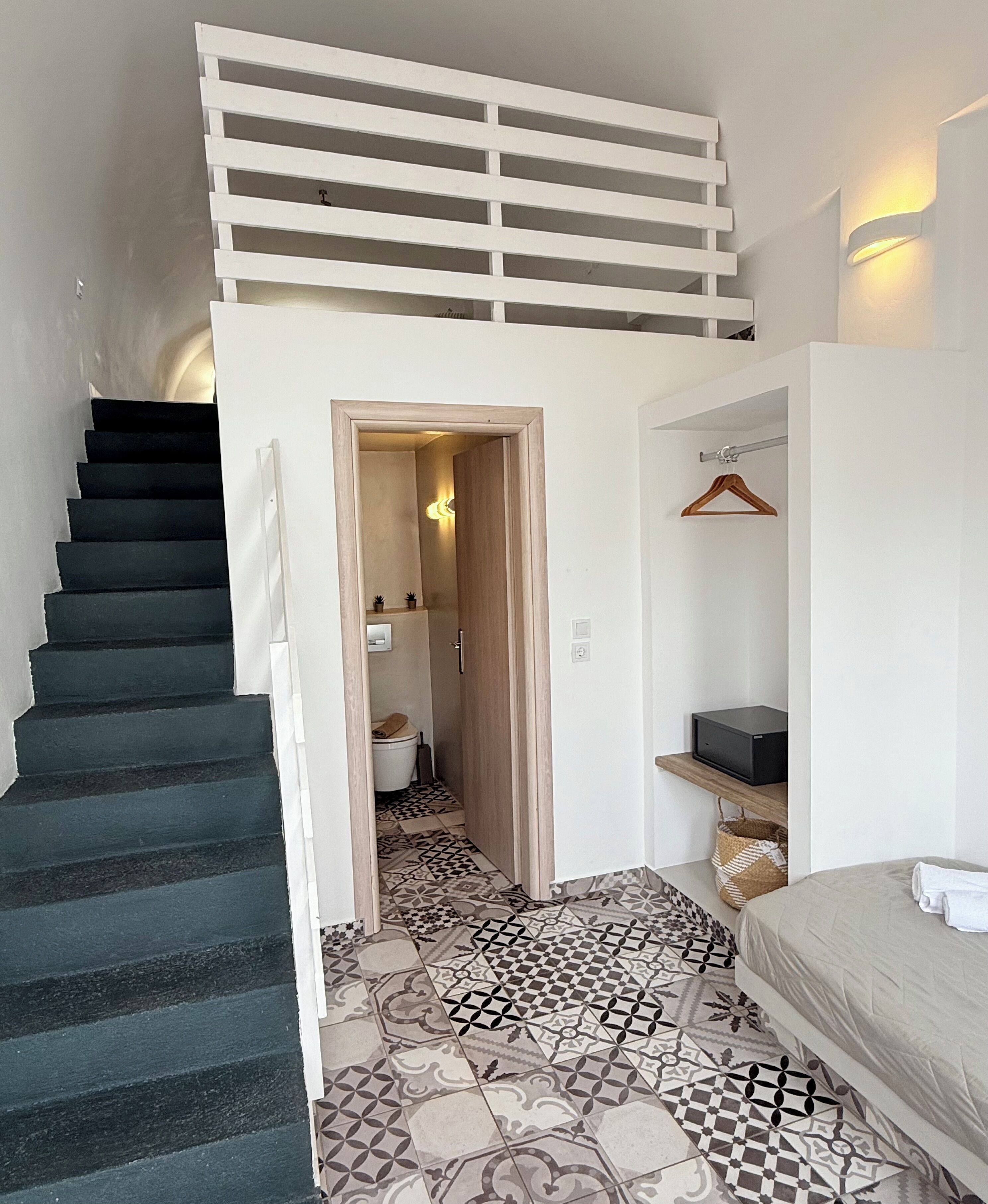 Habitación cuádruple clásica | Caja fuerte, wifi gratis, ropa de cama