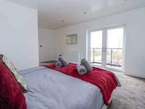 4 bedrooms, individually decorated, individually furnished, free WiFi
