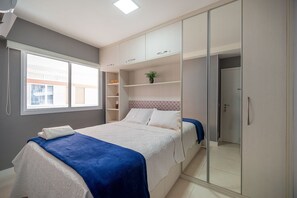 Deluxe Apartment, 3 Bedrooms, Air conditioning | 3 bedrooms, blackout drapes, iron/ironing board, free WiFi