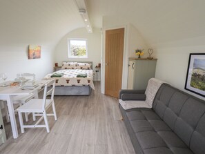 1 chambre, décoration personnalisée, ameublement personnalisé