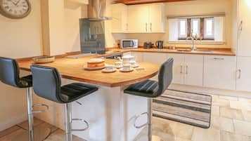 Cookware/dishes/utensils