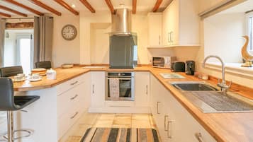 Cookware/dishes/utensils