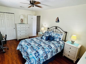 3 bedrooms, desk, iron/ironing board, free WiFi