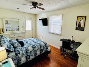 3 habitaciones, escritorio, tabla de planchar con plancha y wifi gratis