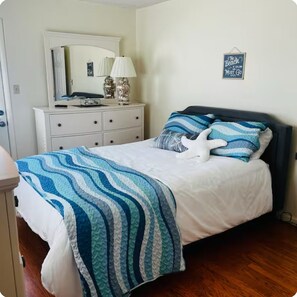 3 室のベッドルーム、デスク、アイロン / アイロン台、WiFi (無料)