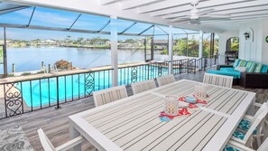 Outdoor dining - Amazing - 4 Bed Billiard Table luxury canal pool (Cape Coral)