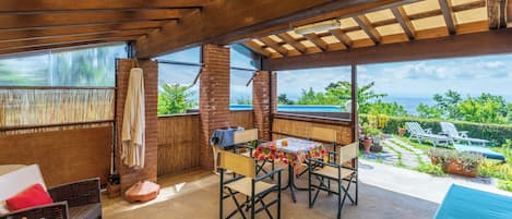 Piscine extérieure (ouverte en saison)