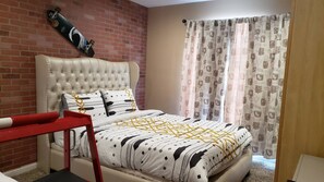 3 chambres, fer et planche à repasser, Wi-Fi, draps fournis