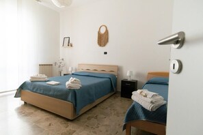 2 bedrooms, WiFi, bed sheets