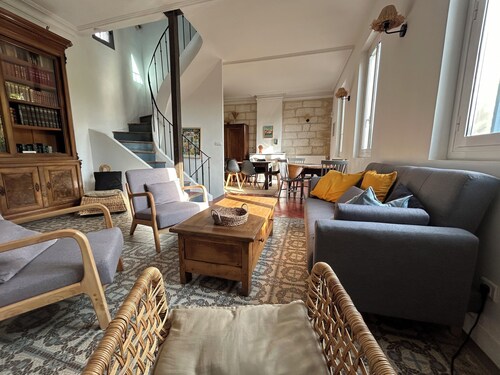 Character house with wooded garden in Avignon