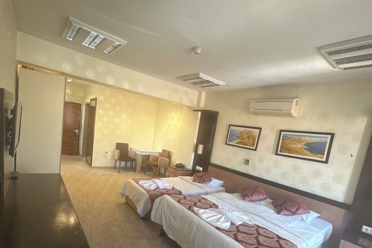 Standard Twin Room, Balcony for max. 3 people | 1 bedroom, minibar, desk, laptop workspace