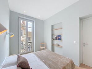 3 bedrooms, iron/ironing board