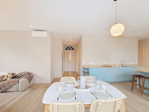 Interior - N&J - PEPYTE - Design - Near Beach  (Niza)