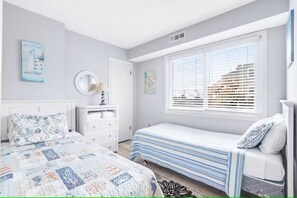 3 chambres, fer et planche à repasser, Wi-Fi, draps fournis