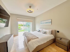 4 bedrooms, iron/ironing board, WiFi, bed sheets