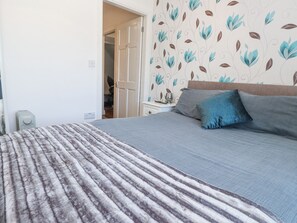 1 phòng ngủ, trang trí khác biệt