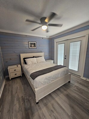 4 bedrooms, WiFi, bed sheets