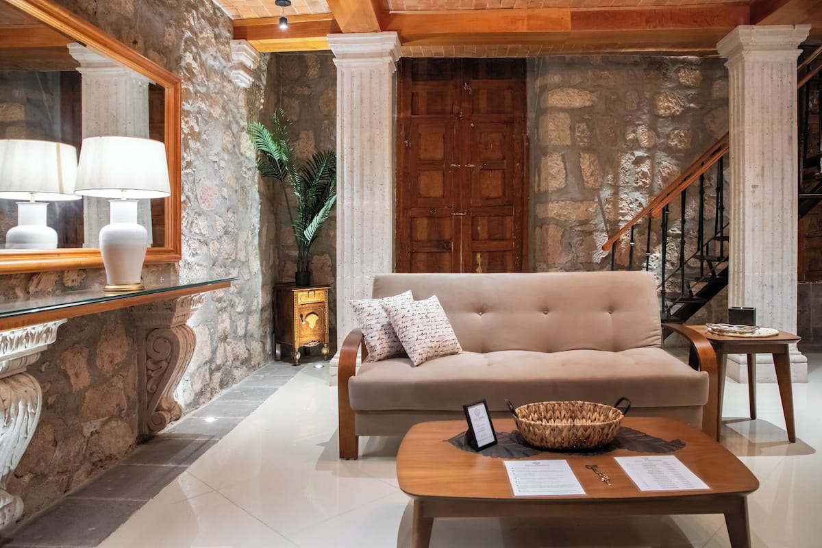 Loft Deluxe, 1 habitación, para no fumadores, cocina | Área de sala de estar | Televisión LED de 32 pulgadas con canales digitales y Netflix