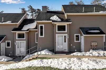 Quaint townhome with WiFi in charming Ellicottville
