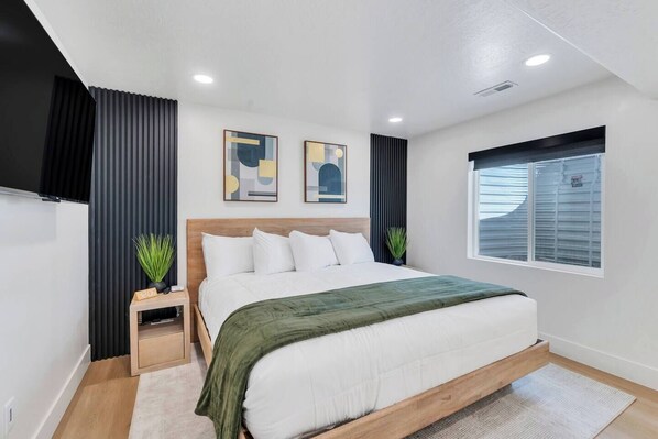 2 bedrooms, iron/ironing board, WiFi, bed sheets