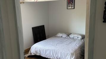 2 chambres, fer et planche Ă repasser, Wi-Fi, draps fournis