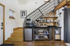 Fridge, microwave, coffee/tea maker, toaster