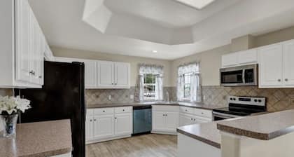 This beautiful Charming 3-bedroom house with WiFi, AC in lovely San Marcos