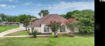 This beautiful Charming 3-bedroom house with WiFi, AC in lovely San Marcos